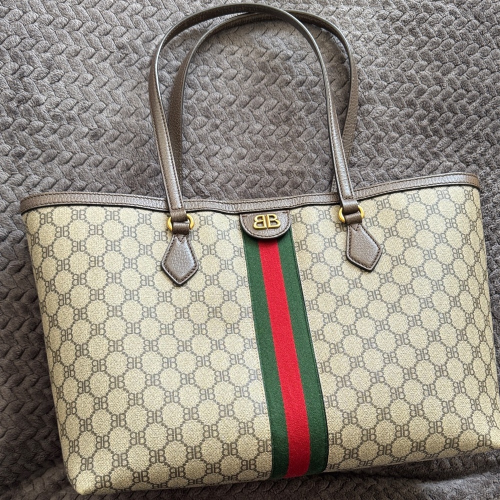 Stylish Beige Tote with Red and Green Accents